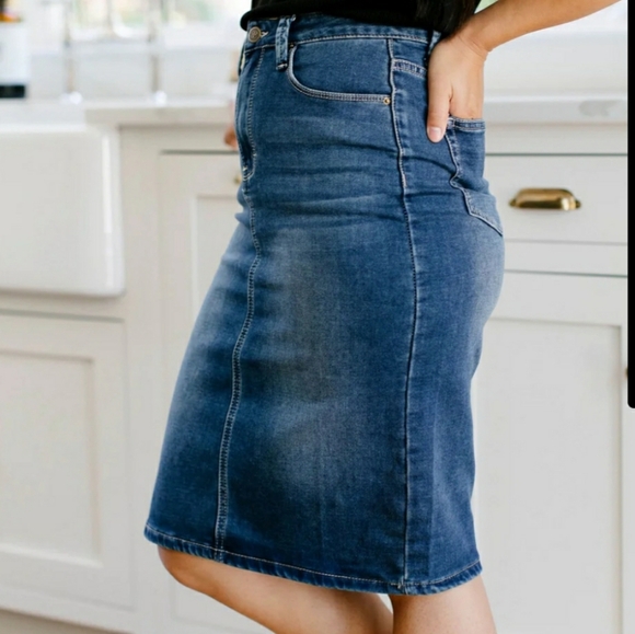 Skirt - Picture 2 of 5